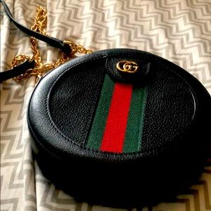 Gucci round bad